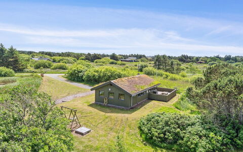 Hunlef - 1.7Km from the Sea: 