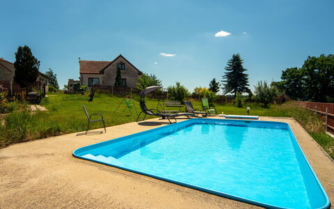 Filip: Blauw, Zwembad, Vrije Tijd, Toevlucht, Boerderij, Landgoed, Landscaping, Backyard, Eco Hotel, Villa