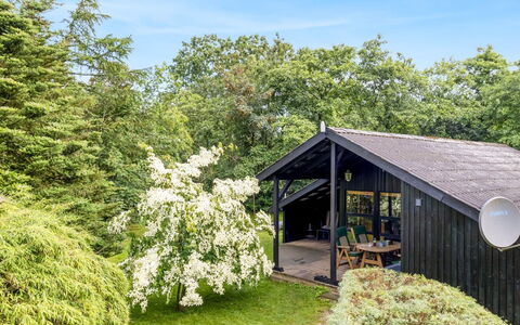 Amela - 30Km from the Sea: Dak, Huis, Huis, Verblijf, Deur, Siding, Dek, Veranda, Plank, Hardwood