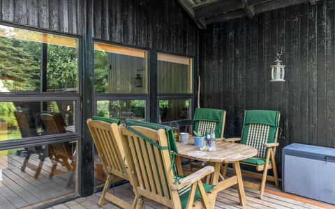 Amela - 30Km from the Sea: Dak, Huis, Huis, Verblijf, Deur, Siding, Dek, Veranda, Plank, Hardwood