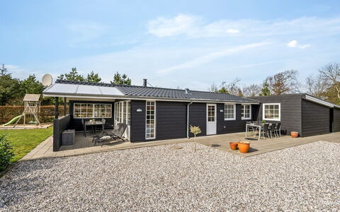 Ludvika - 300M to the Fjord: Hout, Dak, Architectuur, Huis, Huis, Verblijf, Siding, Hardwood, Helling, Landgoed