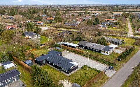 Ludvika - 300M to the Fjord: Hout, Dak, Architectuur, Huis, Huis, Verblijf, Siding, Hardwood, Helling, Landgoed
