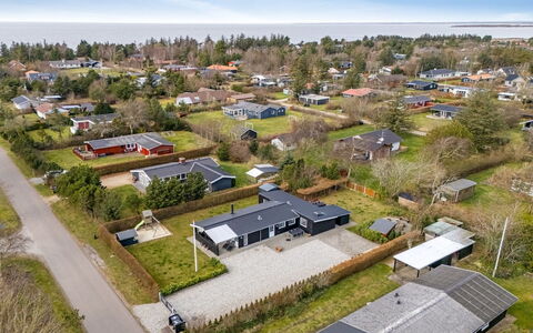 Ludvika - 300M to the Fjord: Hout, Dak, Architectuur, Huis, Huis, Verblijf, Siding, Hardwood, Helling, Landgoed