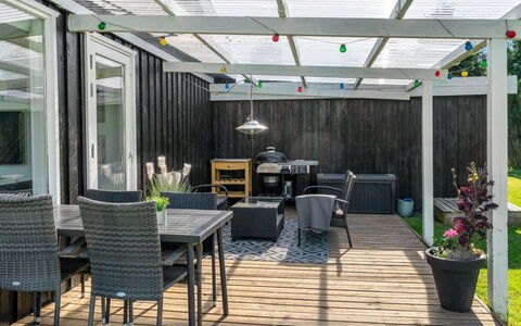Marielouise - from the Sea: Meubilair, Interieur Ontwerp, Flooring, Verdieping, Plafond, Kamer, Stoel, Tafel, Appartement, Keuken En Eettafel