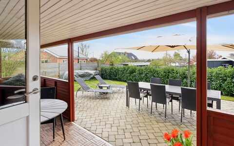 Safina - 100M from the Sea: Meubilair, Interieur Ontwerp, Flooring, Verdieping, Plafond, Kamer, Stoel, Tafel, Appartement, Keuken En Eettafel