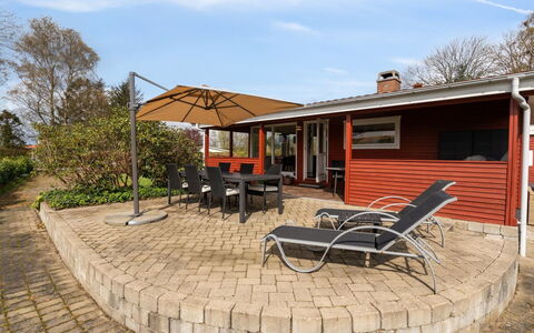 Safina - 100M from the Sea: Meubilair, Interieur Ontwerp, Flooring, Verdieping, Plafond, Kamer, Stoel, Tafel, Appartement, Keuken En Eettafel