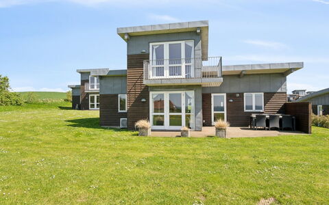 Halvor - 275M from the Sea: Dak, Huis, Huis, Verblijf, Deur, Siding, Dek, Veranda, Plank, Hardwood