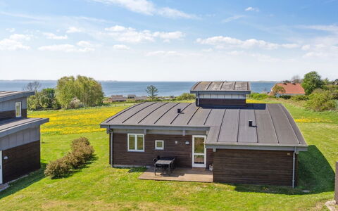 Halvor - 275M from the Sea: Dak, Huis, Huis, Verblijf, Deur, Siding, Dek, Veranda, Plank, Hardwood