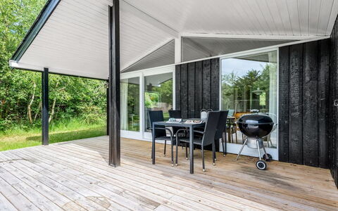 Krum - 250M from the Sea: Hout, Dak, Architectuur, Huis, Huis, Verblijf, Siding, Hardwood, Helling, Landgoed