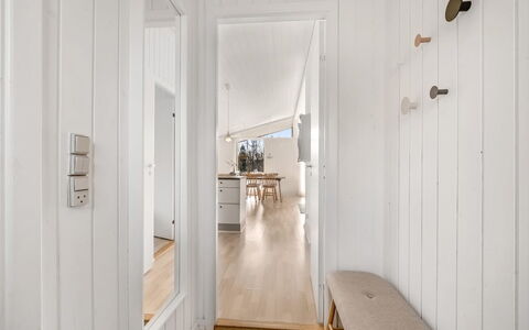 Krum - 250M from the Sea: Hout, Dak, Architectuur, Huis, Huis, Verblijf, Siding, Hardwood, Helling, Landgoed