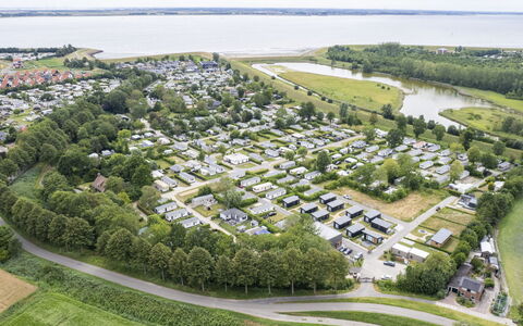 De Noordzee: Struik, Huis, Verblijf, Groundcover, Tuin, Garden Gebouwen, Siding, Landgoed, Gazon, Werf