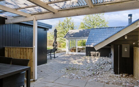 Laurens - 800M from the Sea: Dak, Huis, Huis, Verblijf, Siding, Landgoed, Oprit, Garden Gebouwen, Werf, Schuur