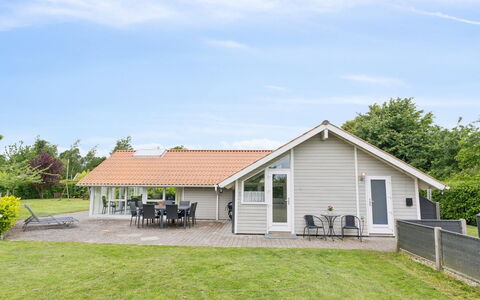 Chrisse - 250M from the Sea: Meubilair, Interieur Ontwerp, Flooring, Verdieping, Plafond, Kamer, Stoel, Tafel, Appartement, Keuken En Eettafel