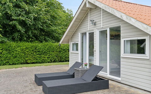 Chrisse - 250M from the Sea: Meubilair, Interieur Ontwerp, Flooring, Verdieping, Plafond, Kamer, Stoel, Tafel, Appartement, Keuken En Eettafel