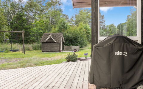 Griselda - 400M from the Sea: Hout, Huis, Veranda, Dek, Hardwood, Dak, Beits, Houten Vloer, Eco Hotel