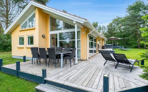 Tovi - 600M from the Sea: Meubilair, Interieur Ontwerp, Stoel, Flooring, Tafel, Toevlucht, Verdieping, Plafond, Kamer, Eco Hotel