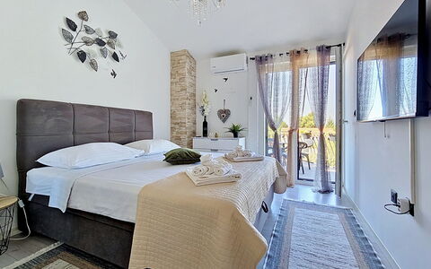 Id&La: Bed, Meubilair, Interieur Ontwerp, Bedding, Slaapkamer, Verdieping, Flooring, Laken, Kamer, Hout