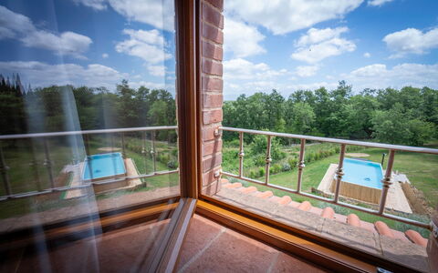Vineyard’s Cottage With Pool, Ac, Wifi - Siena: Wolk, Lucht, Eigendom, Boom, Schaduw, Architectuur, Interieur Ontwerp, Hout, Gebouw, Verdieping