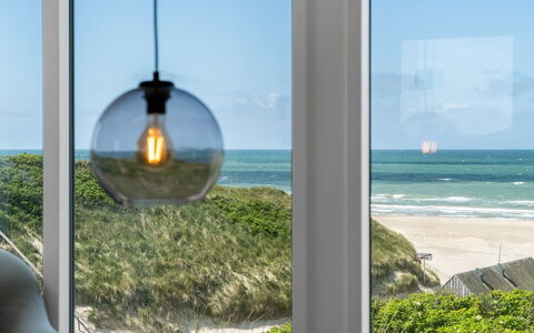 Fatlinda - 50M from the Sea: Plafond, Flooring, Interieur Ontwerp, Verdieping, Samengesteld Materiaal, Meubilair, Toevlucht, Hotel, Ontwerp, Daylighting