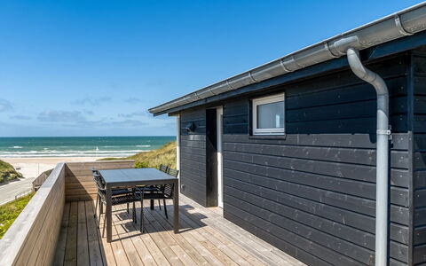 Fatlinda - 50M from the Sea: Plafond, Flooring, Interieur Ontwerp, Verdieping, Samengesteld Materiaal, Meubilair, Toevlucht, Hotel, Ontwerp, Daylighting