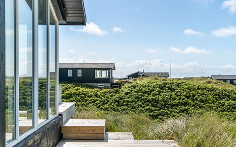 Fatlinda - 50M from the Sea: Plafond, Flooring, Interieur Ontwerp, Verdieping, Samengesteld Materiaal, Meubilair, Toevlucht, Hotel, Ontwerp, Daylighting