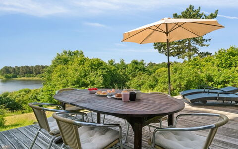 Stygg - 400M from the Sea: Dak, Huis, Huis, Verblijf, Siding, Landgoed, Oprit, Garden Gebouwen, Werf, Schuur