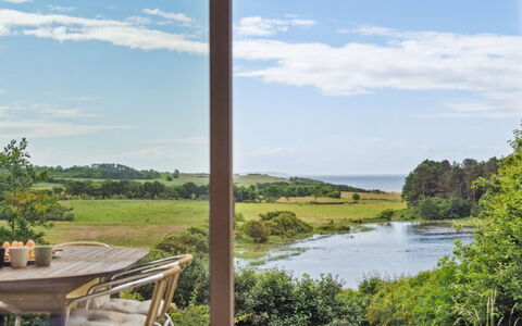 Stygg - 400M from the Sea: Dak, Huis, Huis, Verblijf, Siding, Landgoed, Oprit, Garden Gebouwen, Werf, Schuur