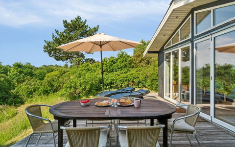 Stygg - 400M from the Sea: Dak, Huis, Huis, Verblijf, Siding, Landgoed, Oprit, Garden Gebouwen, Werf, Schuur