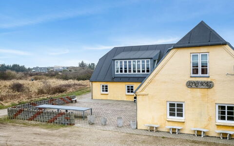 Nafne - 1.2Km from the Sea: Dak, Huis, Huis, Verblijf, Deur, Siding, Dek, Veranda, Plank, Hardwood