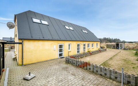 Nafne - 1.2Km from the Sea: Dak, Huis, Huis, Verblijf, Deur, Siding, Dek, Veranda, Plank, Hardwood