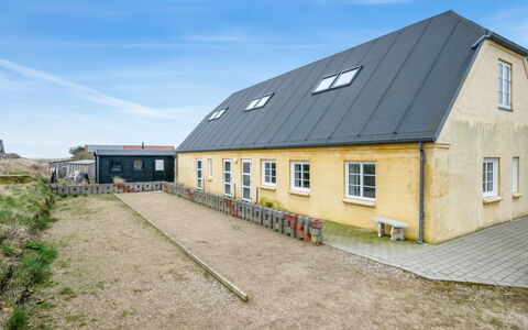 Nafne - 1.2Km from the Sea: Dak, Huis, Huis, Verblijf, Deur, Siding, Dek, Veranda, Plank, Hardwood