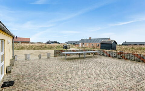 Nafne - 1.2Km from the Sea: Dak, Huis, Huis, Verblijf, Deur, Siding, Dek, Veranda, Plank, Hardwood
