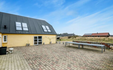 Nafne - 1.2Km from the Sea: Dak, Huis, Huis, Verblijf, Deur, Siding, Dek, Veranda, Plank, Hardwood