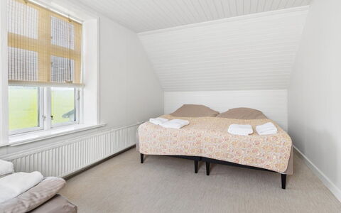 Antonina - 1.5Km from the Sea: Verdieping, Slaapkamer, Flooring, Interieur Ontwerp, Bed, Plafond, Bedding, Laken, Linens, Bed Frame