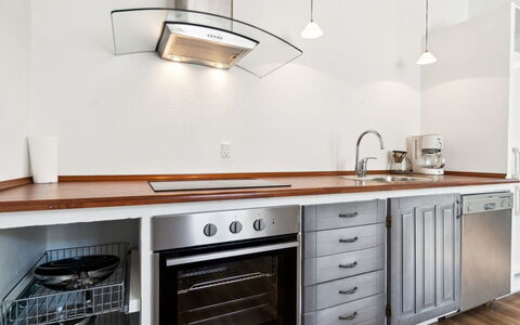 Antonina - 1.5Km from the Sea: Toestel Van De Keuken, Interieur Ontwerp, Keuken, Major Appliance, Hout, Huishoudapparatuur, Flooring, Countertop, Cabinetry, Plafond