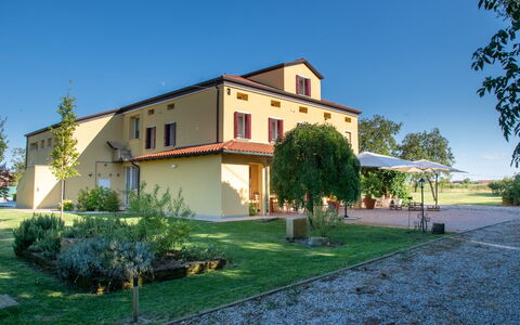 Oasi Casamaras, Brenta River, Wifi, Ac: Fabriek, Lucht, Gebouw, Eigendom, Venster, Boom, Huis, Land Lot, Gras, Verblijf