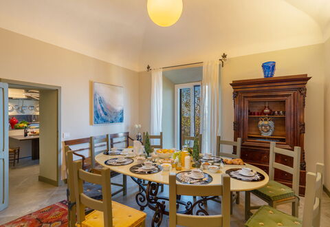 Sunset Sea View, Baratti, Populonia, Wifi, Ac: Tafel, Meubilair, Fotolijst, Venster, Interieur Ontwerp, Hout, Geel, Gebouw, Stoel, Onroerend Goed