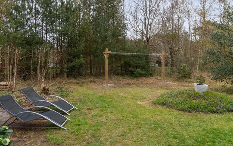 Betti - 700M from the Sea: Hout, Dak, Architectuur, Huis, Huis, Verblijf, Siding, Hardwood, Helling, Landgoed