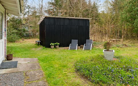Betti - 700M from the Sea: Hout, Dak, Architectuur, Huis, Huis, Verblijf, Siding, Hardwood, Helling, Landgoed