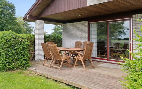 Sebine - 800M from the Sea: Dak, Huis, Huis, Verblijf, Deur, Siding, Dek, Veranda, Plank, Hardwood