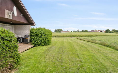 Sebine - 800M from the Sea: Dak, Huis, Huis, Verblijf, Deur, Siding, Dek, Veranda, Plank, Hardwood