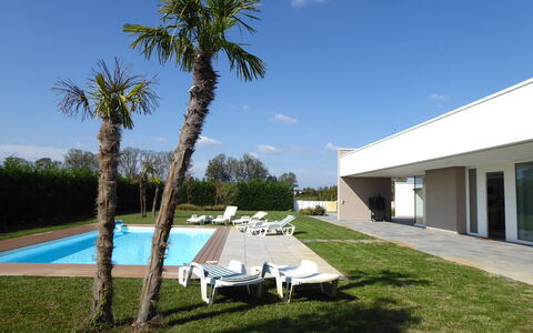 Stima Home, Padova, Pool, Ac: Schaduw, Landscaping, Landgoed, Gazon, Tuin, Zwembad, Werf, Villa