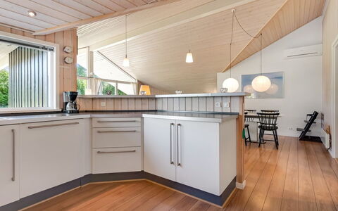 Anca - 450M from the Sea: Interieur Ontwerp, Flooring, Hout, Houten Vloer, Plafond, Verdieping, Meubilair, Keuken, Lichte Inrichting, Countertop