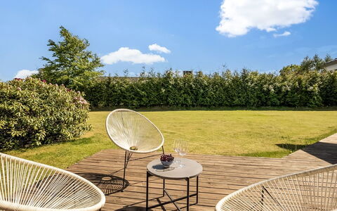 Anca - 450M from the Sea: Meubilair, Buitenmeubels, Stoel, Buitentafel, Tuin, Schaduw, Werf, Gazon, Patio, Backyard