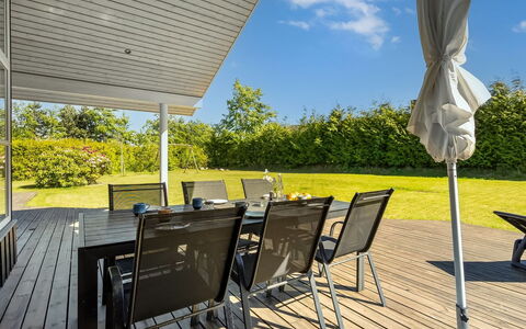 Anca - 450M from the Sea: Meubilair, Buitenmeubels, Stoel, Schaduw, Houten Vloer, Dek, Veranda, Hardwood, Buitentafel, Eco Hotel