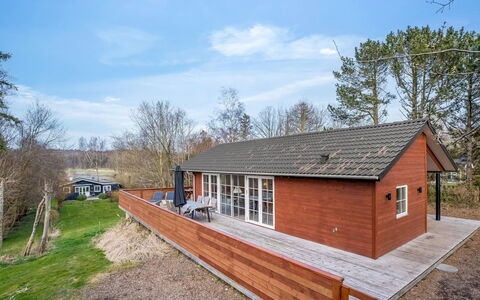 Preben - 50M from the Sea: Hout, Dak, Architectuur, Huis, Huis, Verblijf, Siding, Hardwood, Helling, Landgoed