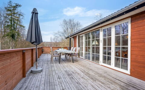 Preben - 50M from the Sea: Hout, Dak, Architectuur, Huis, Huis, Verblijf, Siding, Hardwood, Helling, Landgoed