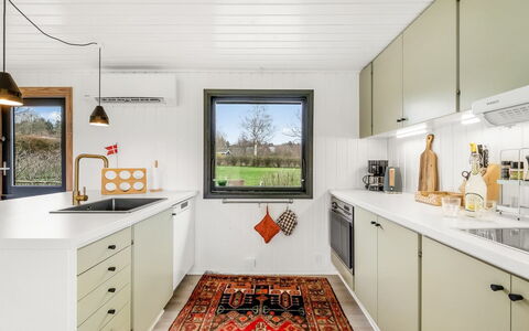 Jule - 1.3Km to the Fjord: Keuken, Toestel Van De Keuken, Countertop, Major Appliance, Plafond, Huishoudapparatuur, Fornuis, Cabinetry, Lichte Inrichting, Fornuis