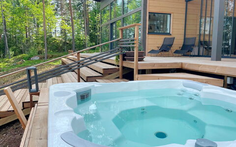 Villa Luoto: Loodgieterswerkinrichting, Bad, Flooring, Verdieping, Samengesteld Materiaal, Jacuzzi, Zwembad, Ontwerp, Beits