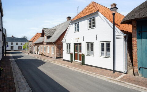 Odeta - 25Km from the Sea: Gras, Grasland, Landschap, Ecoregio, Plain, Plantengemeenschap, Land Lot, Buitenmeubels, Prairie, Shrubland
